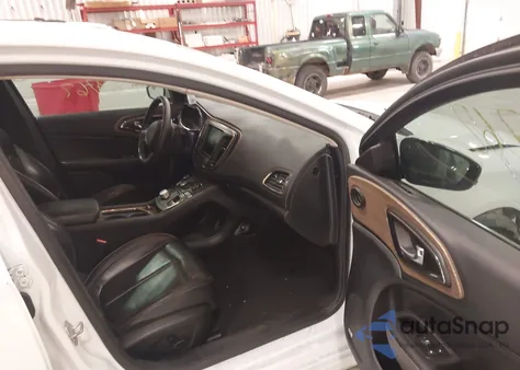 2015 Chrysler 200 C из США, поврежденный, VIN 1C3CCCCG7FN509601